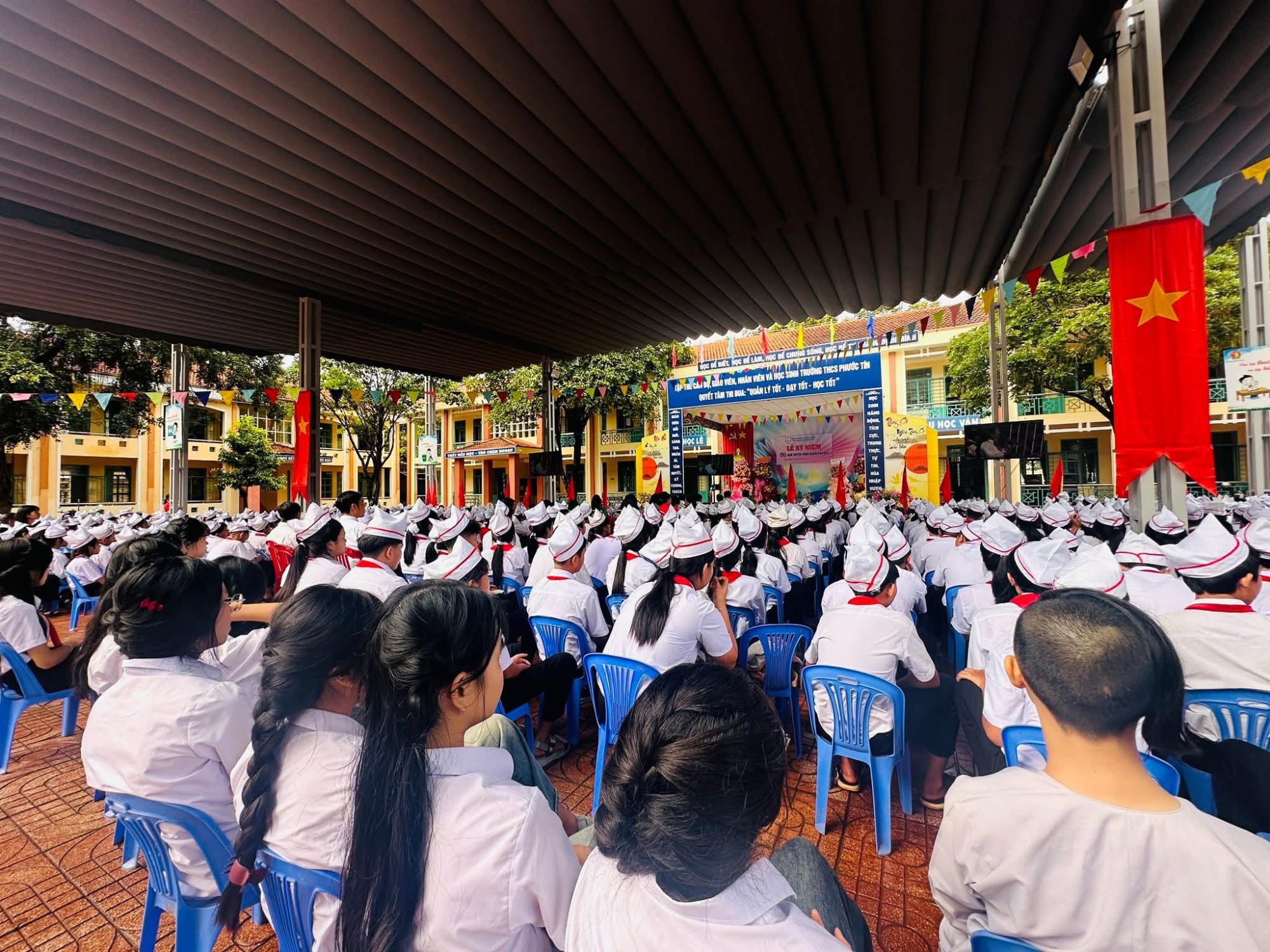 khai giang 2